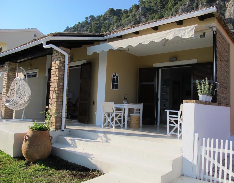 Seafront Calista Beach House With Garden Glyfada  Exterior photo