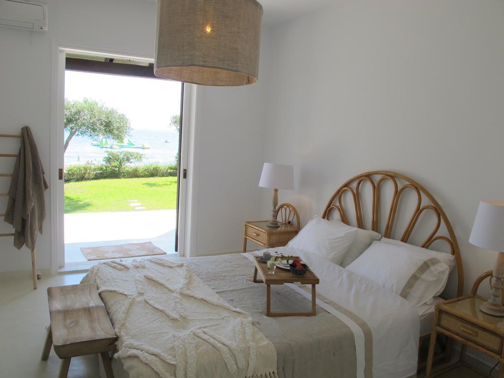Seafront Calista Beach House With Garden Glyfada  Exterior photo
