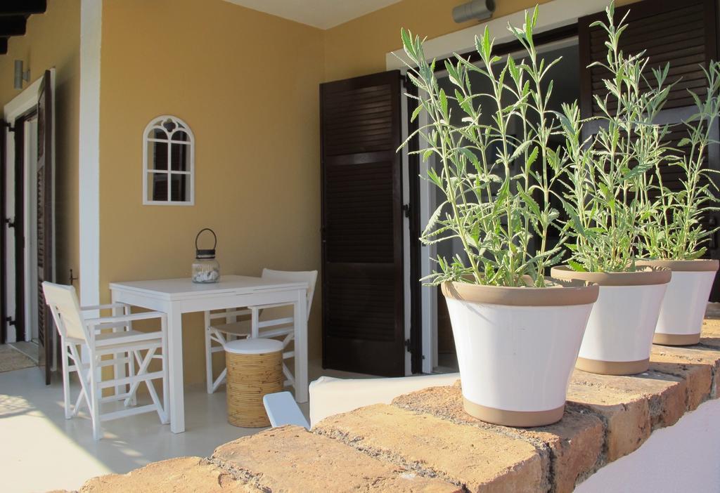 Seafront Calista Beach House With Garden Glyfada  Exterior photo