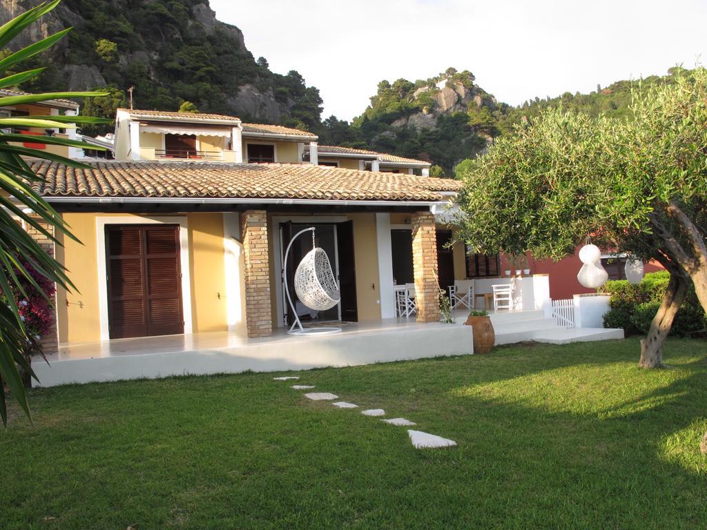Seafront Calista Beach House With Garden Glyfada  Exterior photo